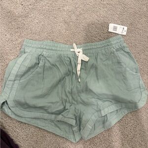 Honolula Women's Casual Green Shorts